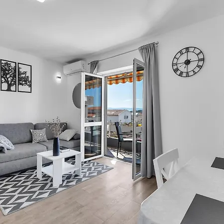 Mediterranean Living Apartment *